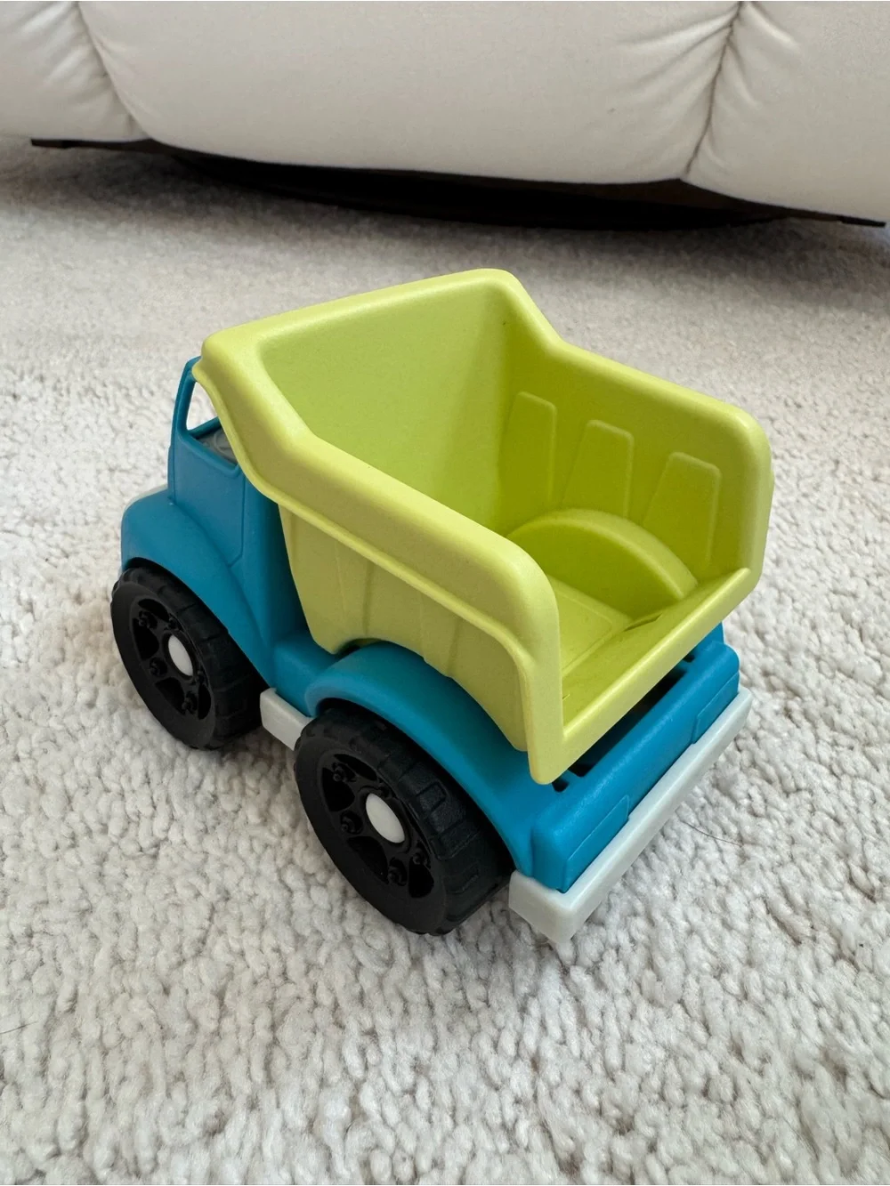 Bright Red Fox Car and Colorful Construction Truck Set for Kids
